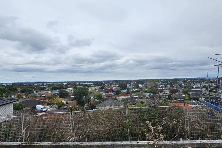 Photo of property in 49 Kirikiri Drive, Papakura, 2110