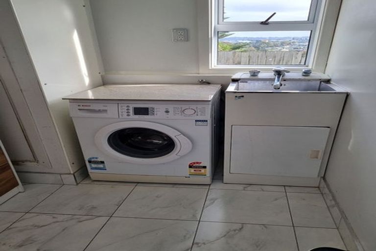 Photo of property in 602 East Coast Road, Pinehill, Auckland, 0630