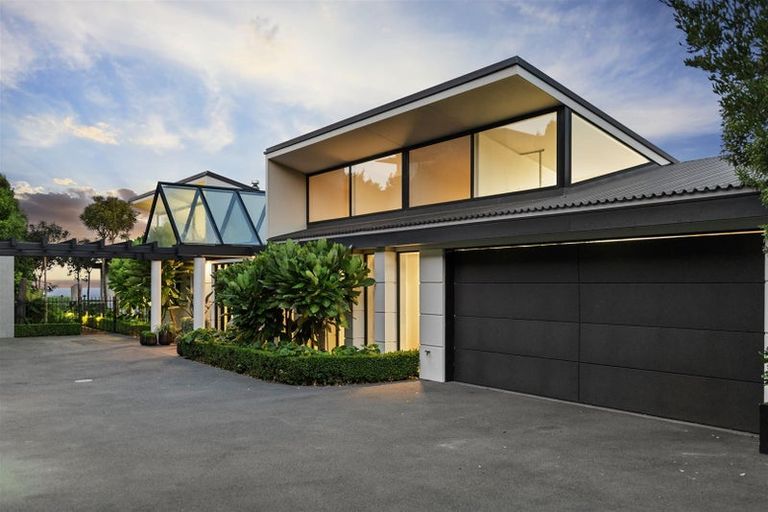 Photo of property in 134 Richmond Hill Road, Richmond Hill, Christchurch, 8081