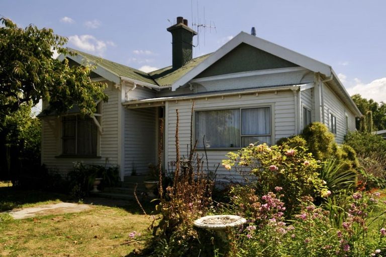 Photo of property in 30 Rhodes Street, Waimate, 7924