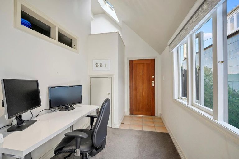 Photo of property in 12 Cecil Road, Milford, Auckland, 0620