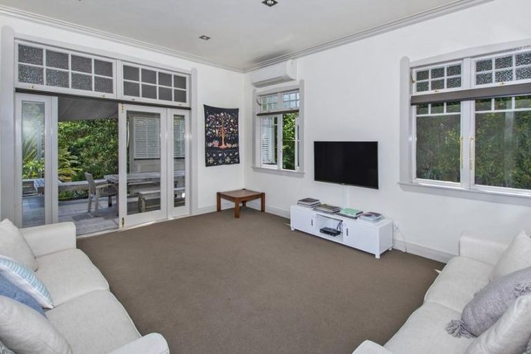 Photo of property in 8 School Lane, Regent, Whangarei, 0112