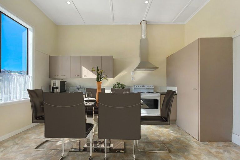 Photo of property in 151a The Parade, Island Bay, Wellington, 6023