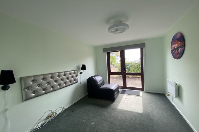 Photo of property in 14 Strid Road, Te Atatu South, Auckland, 0610