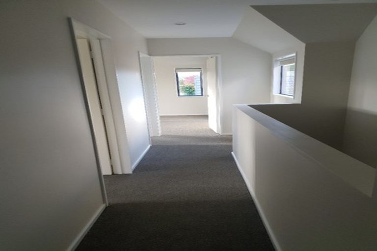 Photo of property in 32 Berkshire Drive, Avonhead, Christchurch, 8042