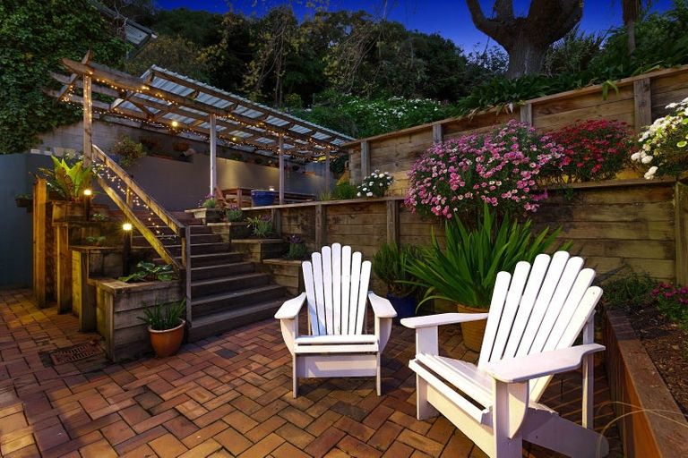Photo of property in 210 Oriental Parade, Oriental Bay, Wellington, 6011