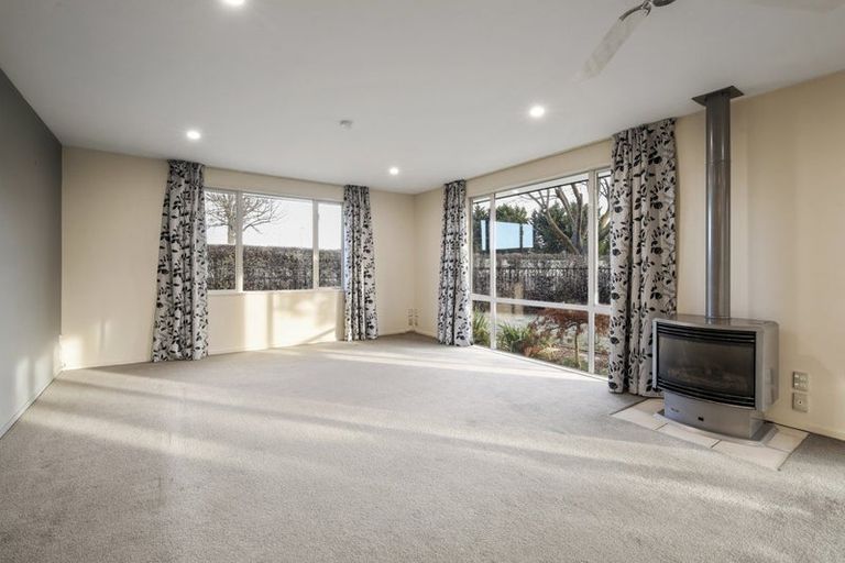 Photo of property in 38 Pentecost Road, Rangiora, 7400