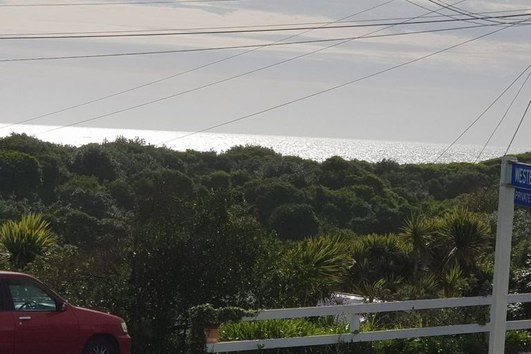 Photo of property in 4 Westbourne Terrace, Castlecliff, Whanganui, 4501