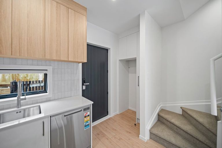 Photo of property in 7/97 Atkinson Road, Titirangi, Auckland, 0604