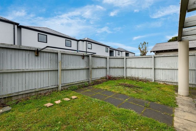 Photo of property in 1/19 Hills Road, Edgeware, Christchurch, 8013