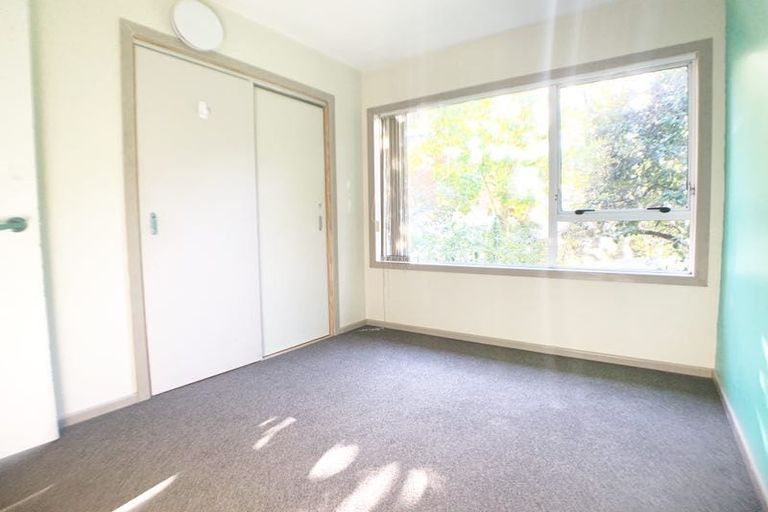 Photo of property in 11 Gladys Avenue, Glenfield, Auckland, 0629
