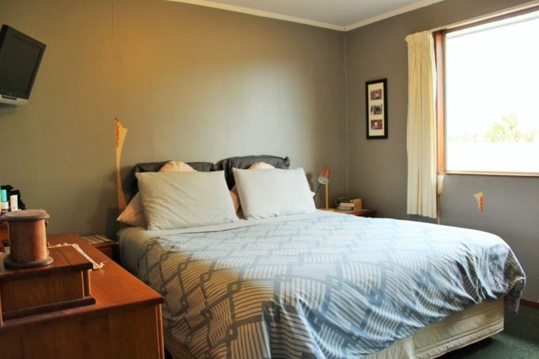 Photo of property in 3 Broderick Street, Te Anau, 9600