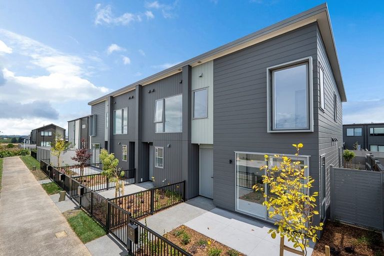 Photo of property in 4 Wintergarden Avenue, Rosehill, 2113