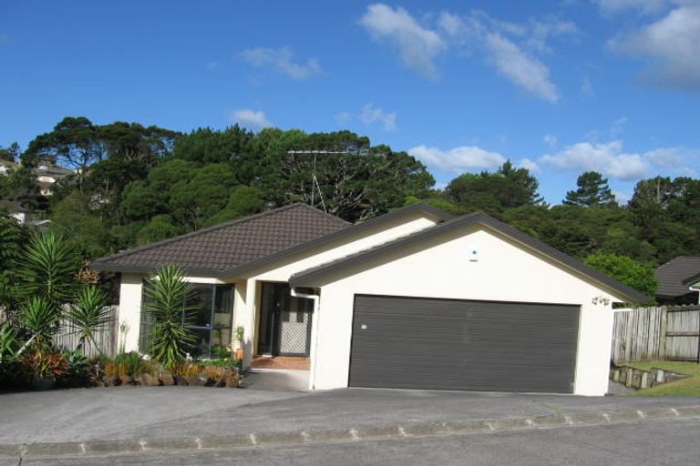 Photo of property in 82 Barbados Drive, Unsworth Heights, Auckland, 0632