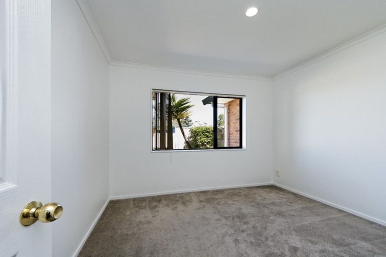 Photo of property in 22 Greenberry Drive, Ranui, Auckland, 0612