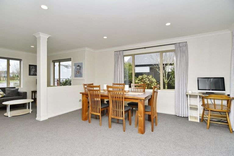 Photo of property in 11 Springside Place, Redwood, Christchurch, 8051