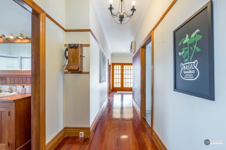 Photo of property in 1a Freyberg Street, Waterloo, Lower Hutt, 5011