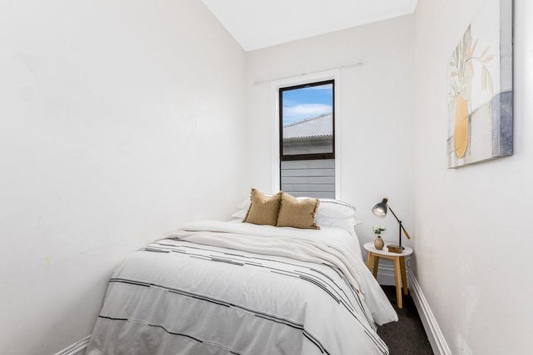 Photo of property in 50 Te Wharepouri Street, Berhampore, Wellington, 6023