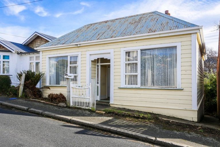 Photo of property in 33 Brownville Crescent, Maori Hill, Dunedin, 9010