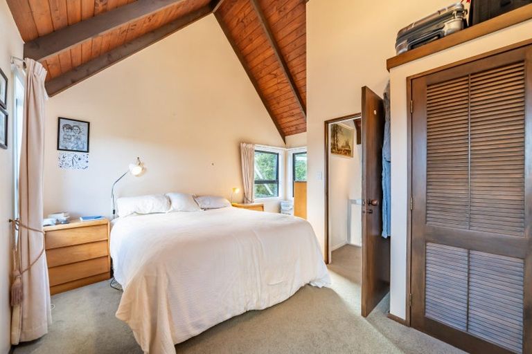 Photo of property in 42 Amapur Drive, Khandallah, Wellington, 6035