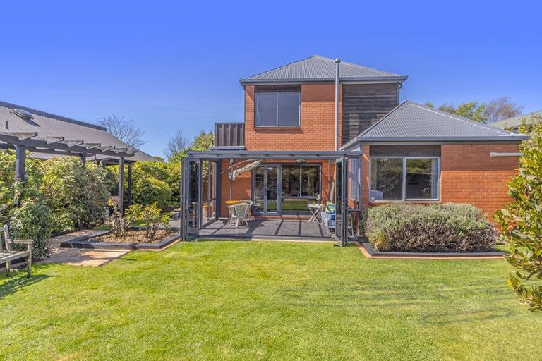 Photo of property in 29 Greystoke Lane, Avonhead, Christchurch, 8042