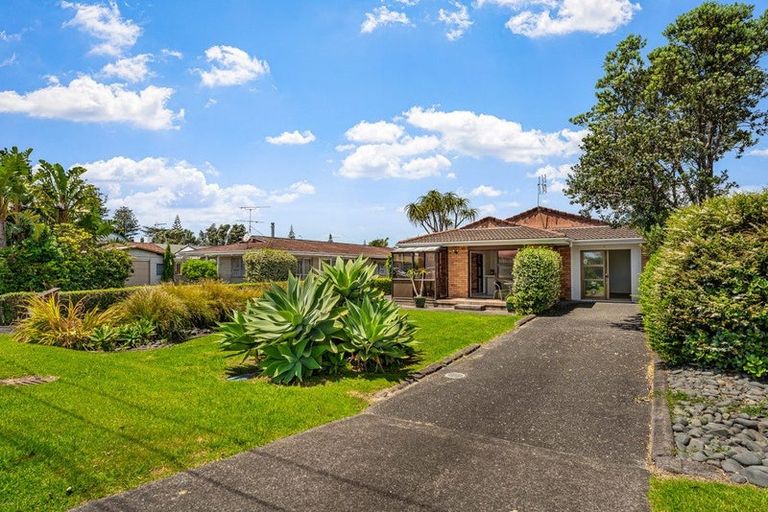 Photo of property in 12 Riverside Road, Orewa, 0931