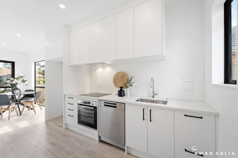 Photo of property in 13a Serjeant Street, Henderson, Auckland, 0612