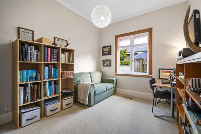 Photo of property in 77 Limbrick Street, Terrace End, Palmerston North, 4410