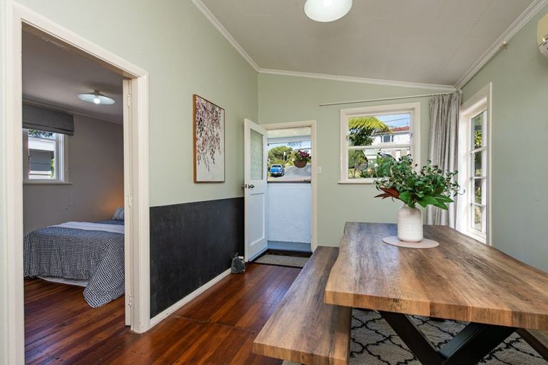 Photo of property in 104 Ironside Road, Johnsonville, Wellington, 6037