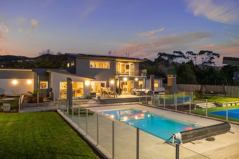 Photo of property in 1 Moss Lane, Raumati Beach, Paraparaumu, 5032