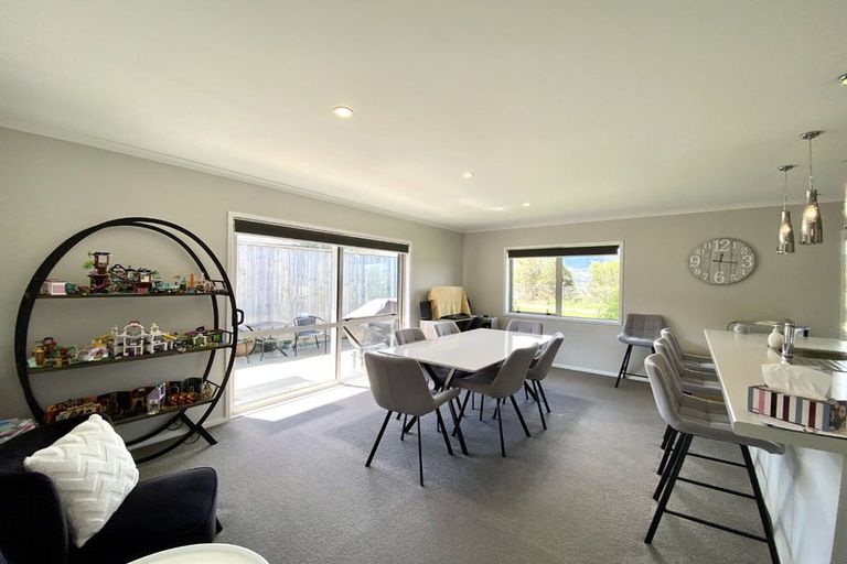 Photo of property in 6 Cory Jane Grove, Riverstone Terraces, Upper Hutt, 5018