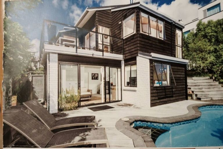 Photo of property in 1/209 East Coast Road, Castor Bay, Auckland, 0620