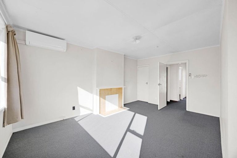 Photo of property in 78 Omata Road, Marfell, New Plymouth, 4310