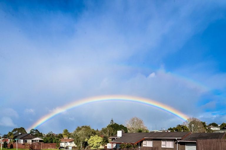 Photo of property in 2/49 Zita Maria Drive, Massey, Auckland, 0614