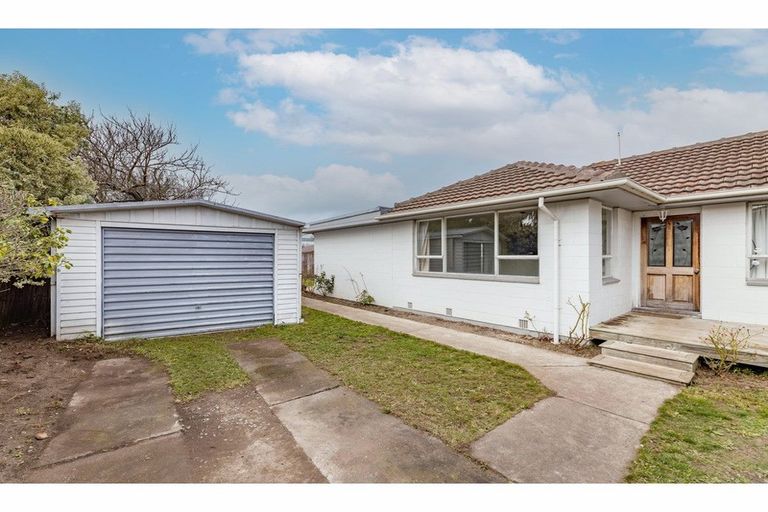 Photo of property in 32 Woodgrove Avenue, North New Brighton, Christchurch, 8083