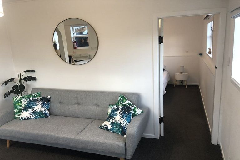 Photo of property in 70 Melbourne Road, Island Bay, Wellington, 6023