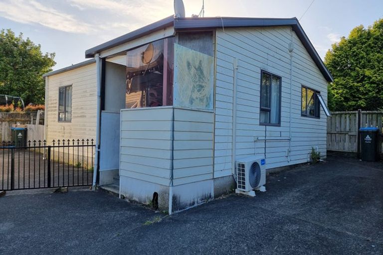 Photo of property in 1 Konini Road, Greenlane, Auckland, 1061