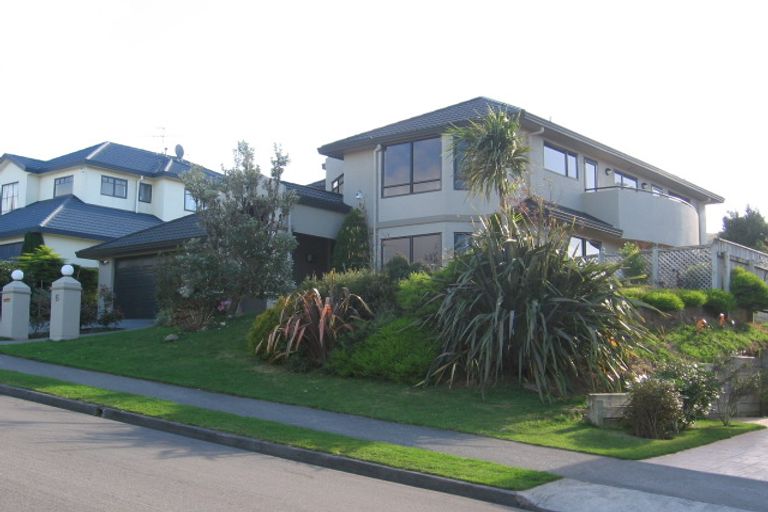 Photo of property in 6 Derry Hill, Churton Park, Wellington, 6037