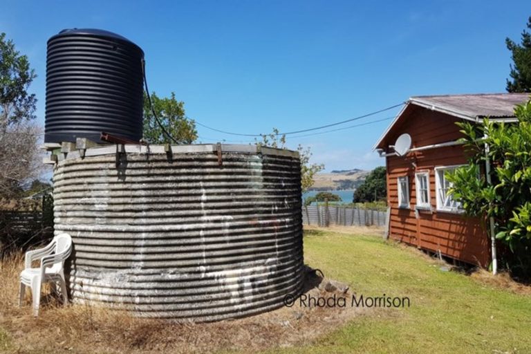 Photo of property in 74 Komiti Road, Tinopai, Matakohe, 0593