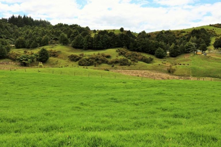 Photo of property in 704a Karaka Road, Tangowahine, Dargaville, 0372