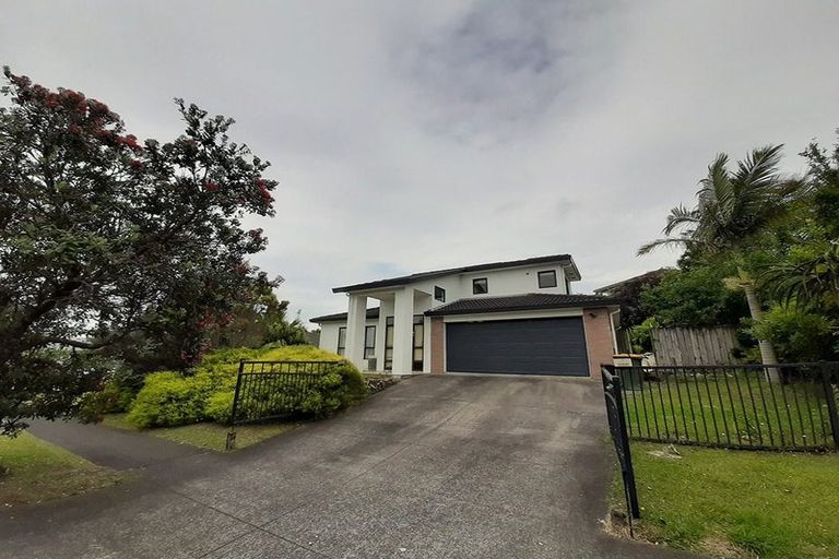 Photo of property in 17 Crimson Park, Oteha, Auckland, 0632
