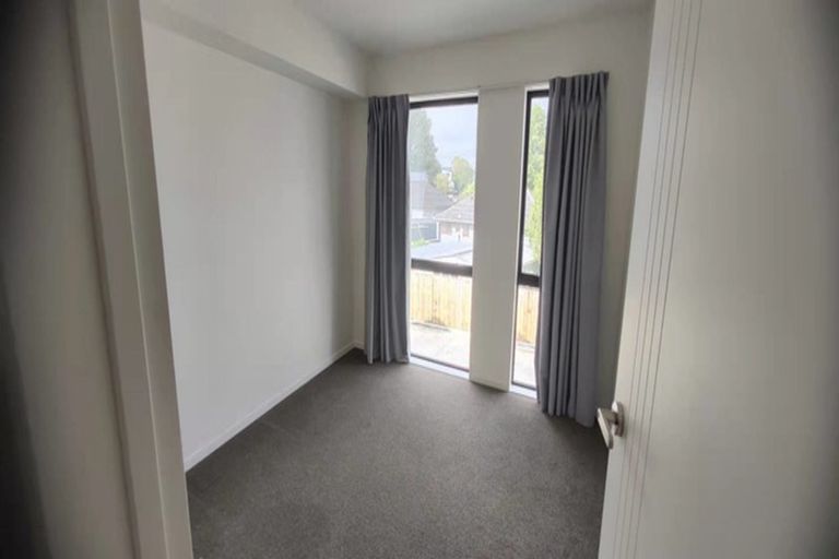 Photo of property in 11 Waru Lane, Te Atatu Peninsula, Auckland, 0610