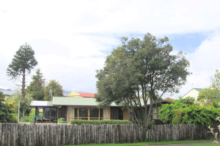 Photo of property in 18 Hilden Place, Hilltop, Taupo, 3330