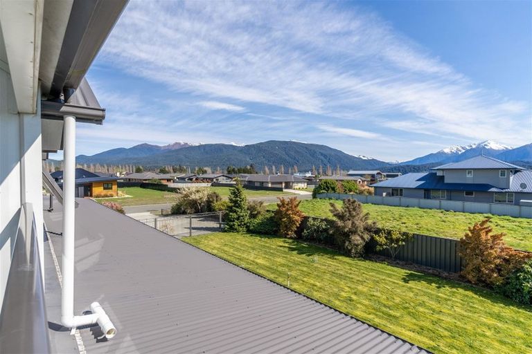 Photo of property in 18 Acheron Way, Te Anau, 9600