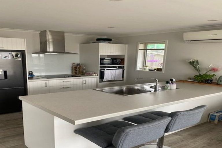 Photo of property in 11a Rishworth Avenue, Stanmore Bay, Whangaparaoa, 0932