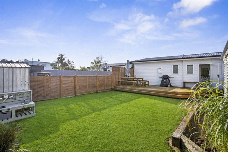 Photo of property in 111 Wattle Place, Whangamata, 3620