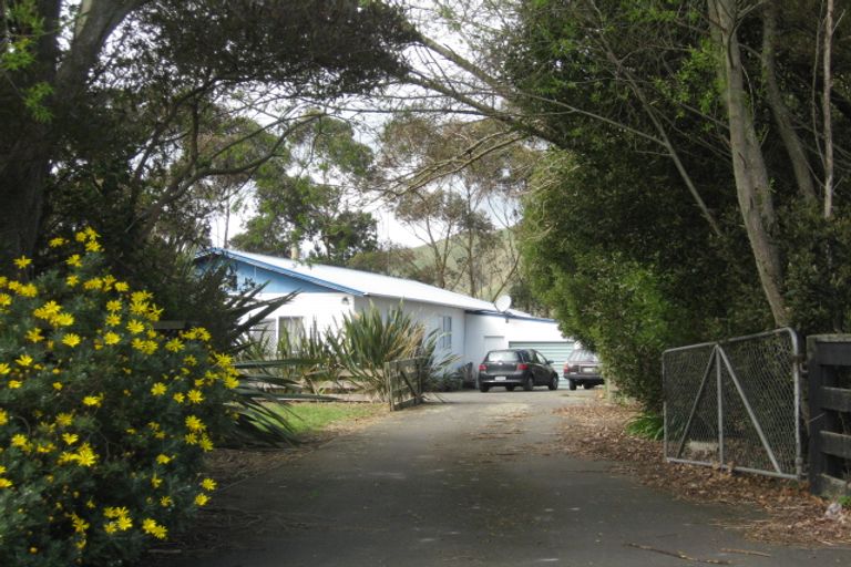 Photo of property in 852 Makerua Road, Tokomaru, Palmerston North, 4474