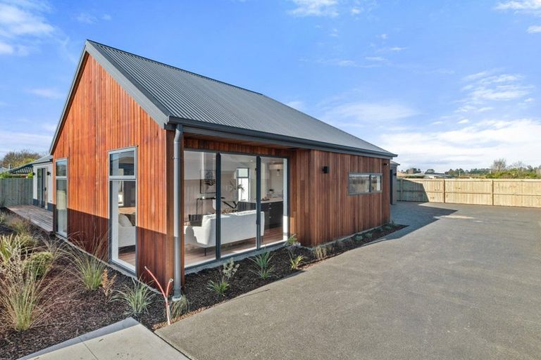 Photo of property in 8c Main Road North, Woodend, 7610