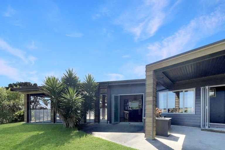 Photo of property in 191 Harakeke Road, Te Horo, Otaki, 5581