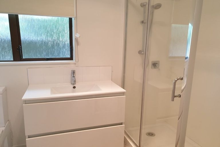 Photo of property in 56 Halberg Street, Glenfield, Auckland, 0629